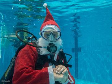 2013-12 Noel sous l'eau Noël sous l'Eau organisé par le Coss et le Club Nautique de Balma