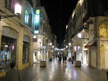 100_0069 Rue Sainte Catherine de nuit