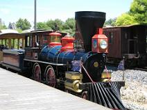 100_0467 Charme du train vapeur qui fait le tour du parc