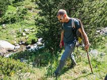 Notre guide, Cédric de Transpyr66, herboriste, compteur, humoriste, cascadeur...
