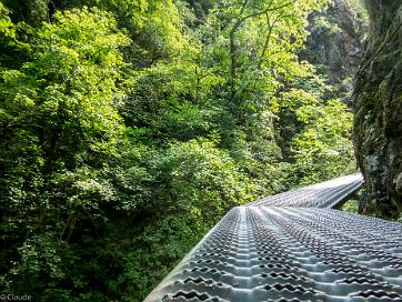 Les Gorges de la Caranca Rando Sensations dans les Gorges de la Caran�a, organis�e par Transpyr66.com, guide C�dric. Chemins de vires,...