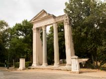 013-70d_9186 Temple of Antonino E Faustina